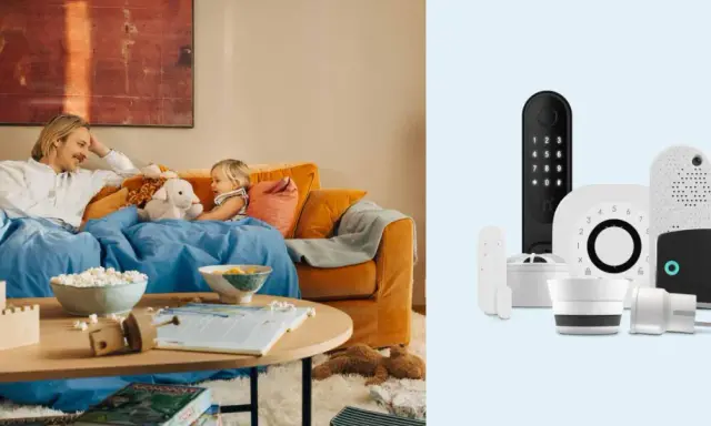 En familj njuter av en mysig hemmakväll med popcorn, medan en samling smarta hem-enheter, inklusive en kodlås och en rökdetektor, visas upp. Allt för att skapa trygghet och ett effektivt lf larm.
